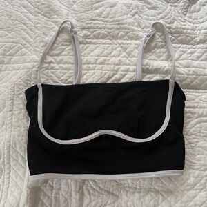 Alo yoga airbrushed streamlined Black and White Crop Top bra size small